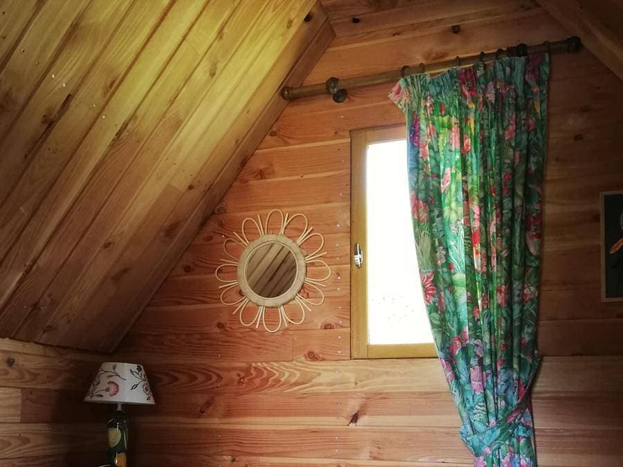 Foto 7 von 23: Camping Ushuaïa Villages - Les Pommiers Pays d'Auge - Unterkunft 2 personen - Ungewöhnlich La Grange (ohne Sanitäranlagen)
