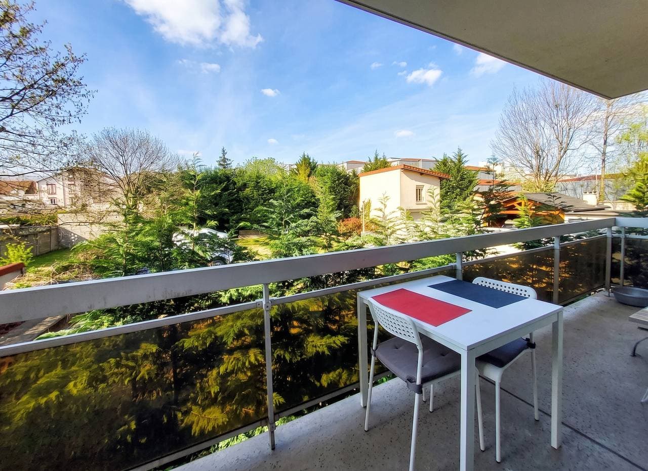 Foto 3 von 24: Moderne Wohnung in Les Pavillons-sous-Bois - 24 m² + Terrasse
