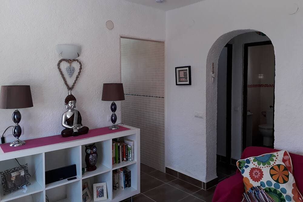 Foto 12 von 16: Liebe 2-Bett-Wohnung.  4 Personen mit WLAN, Sat-TV und Pool.