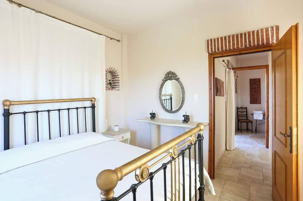 Foto 3 von 30: Traditional villa in a serene environment with amazing sea view in Listaros