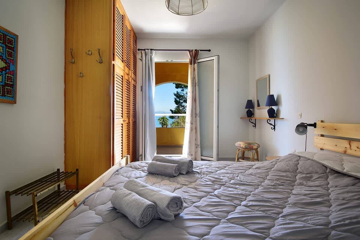 Foto 11 von 25: Seafront Cozy Villa - Corfu Homely Getaway