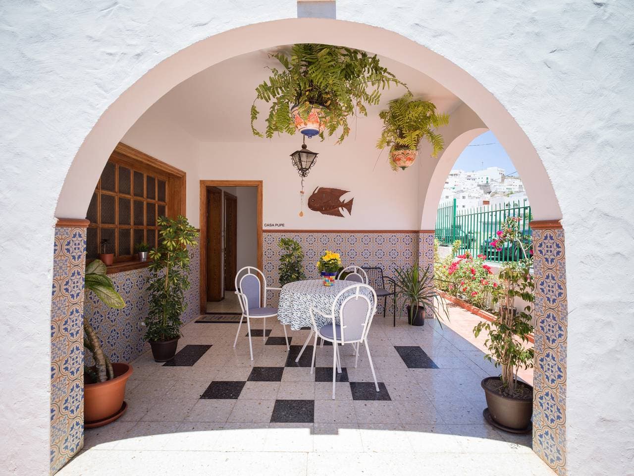 Foto 12 von 36: Geräumiges Familienhaus in Agaete mit Terrasse und Garten
