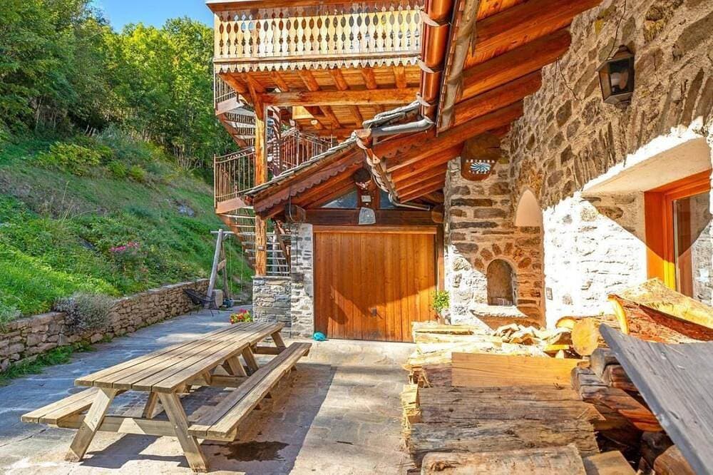Foto 8 von 30: Landhaus, wifi, skiurlaub an der piste, sauna, terrasse, balkon, kamin oder ofen für holz