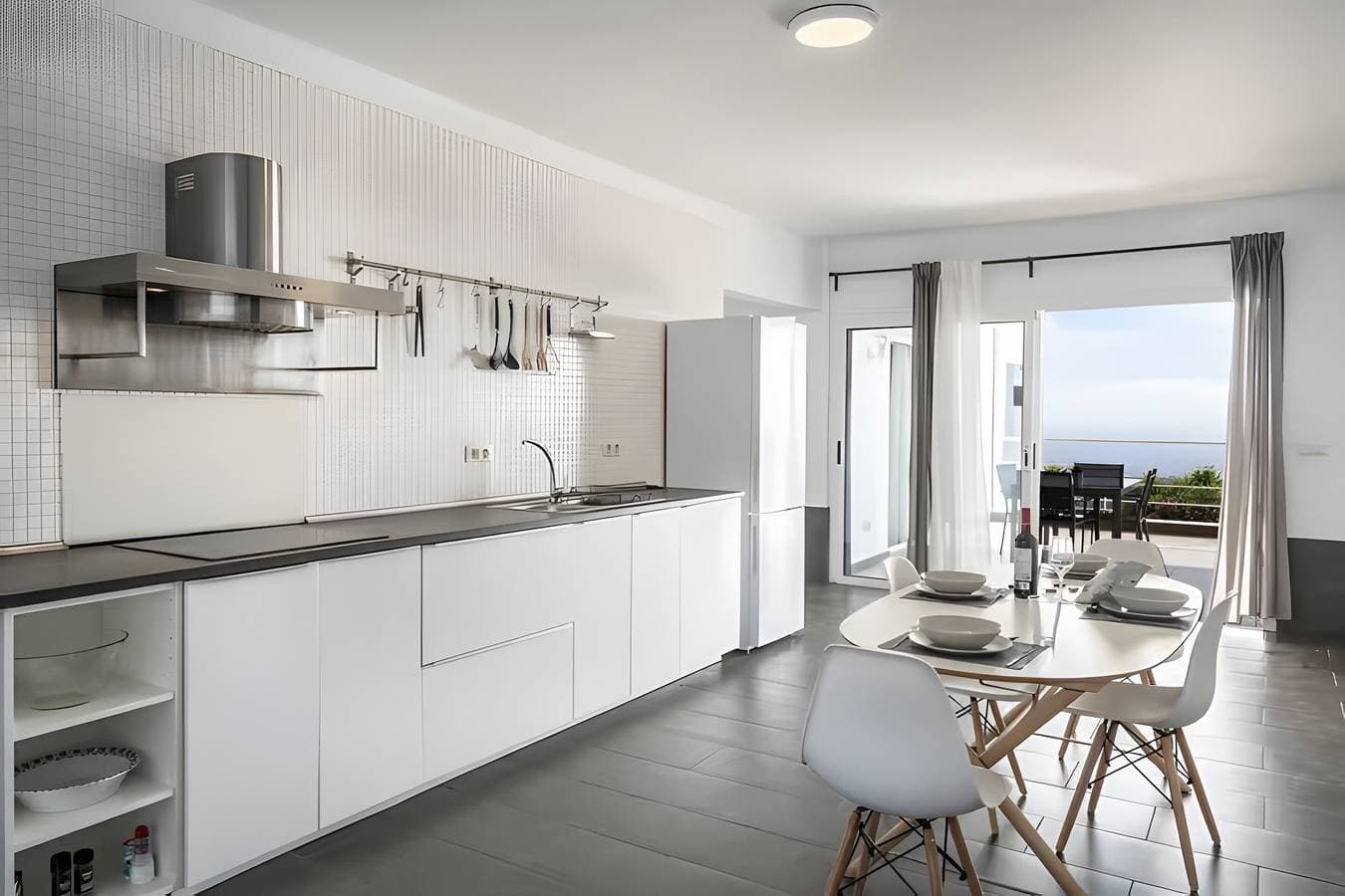 Foto 5 von 8: Moderne Casa Amanecer 4 mit WLAN, Pool und Terrasse; Parkplätze verfügbar