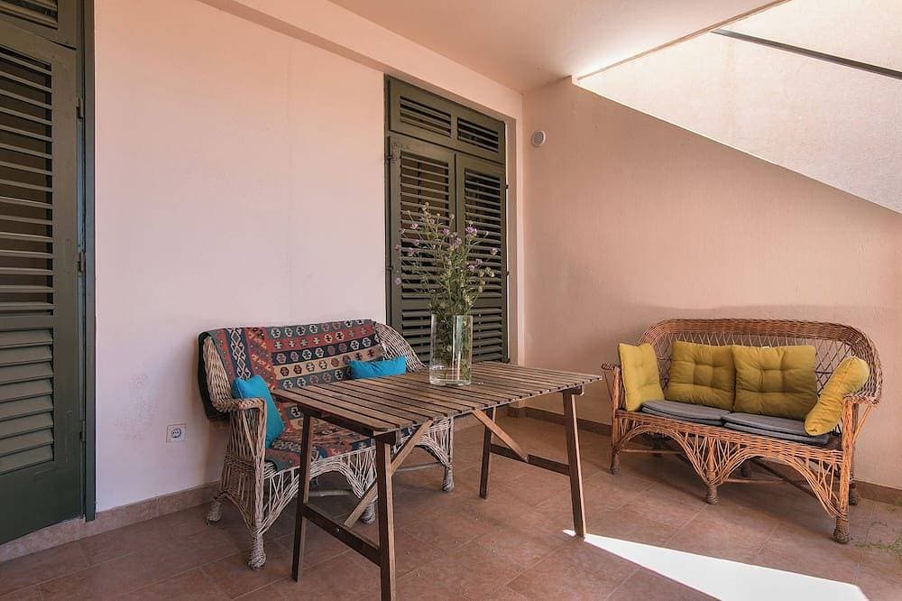 Enchanting apartment with WiFi in beautiful Brela with a loggia 1