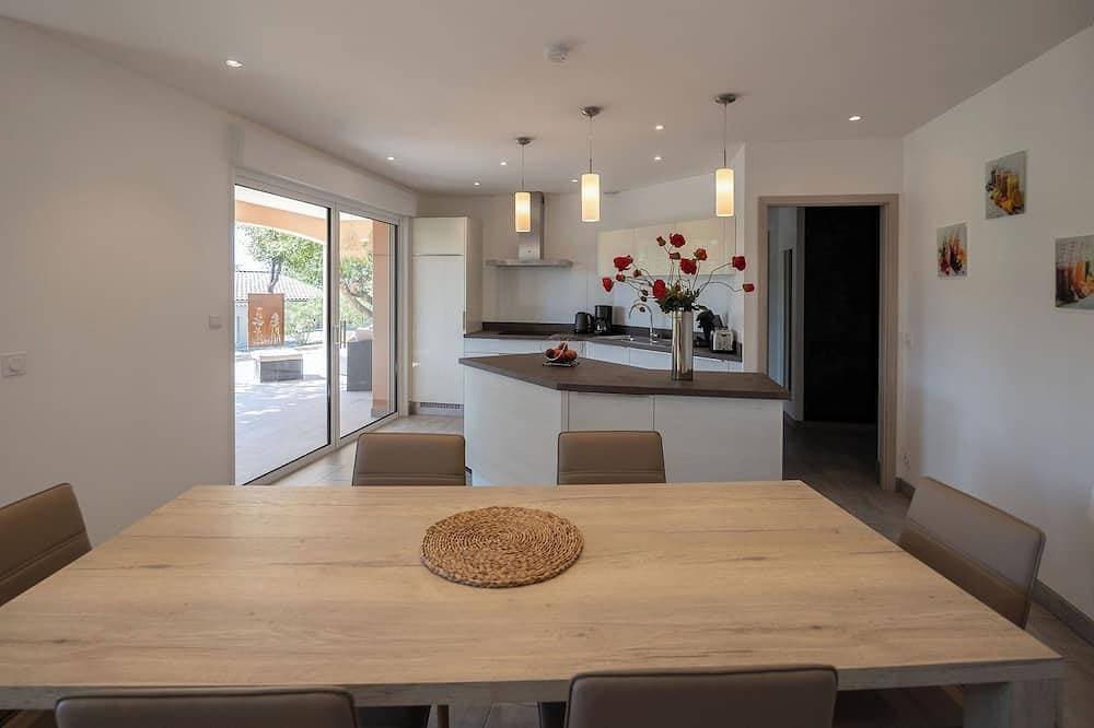 Foto 12 von 23: South Ardeche Neue Villa mit privatem Pool - 6 bis 8 Personen