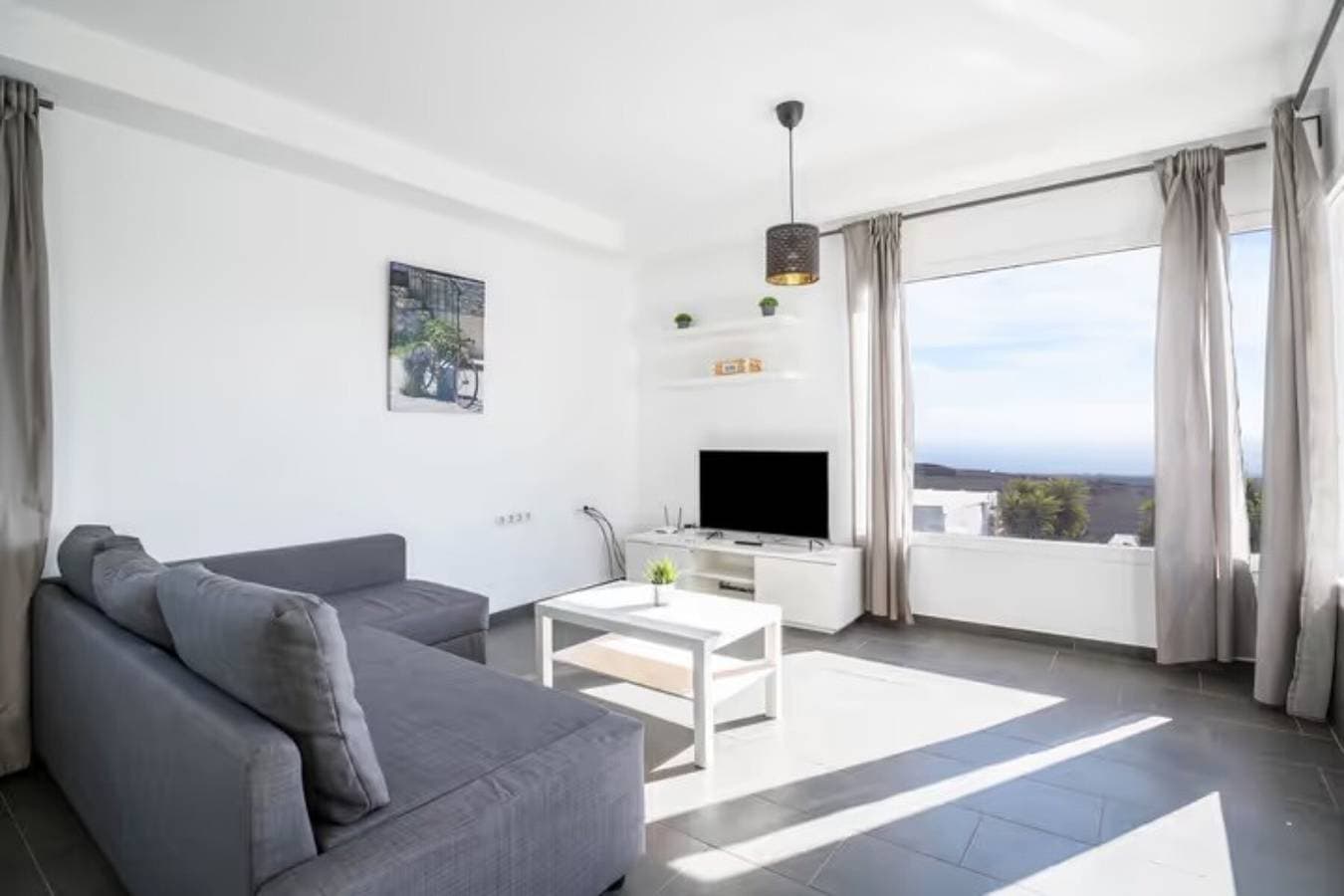Foto 2 von 8: Moderne Casa Amanecer 4 mit WLAN, Pool und Terrasse; Parkplätze verfügbar