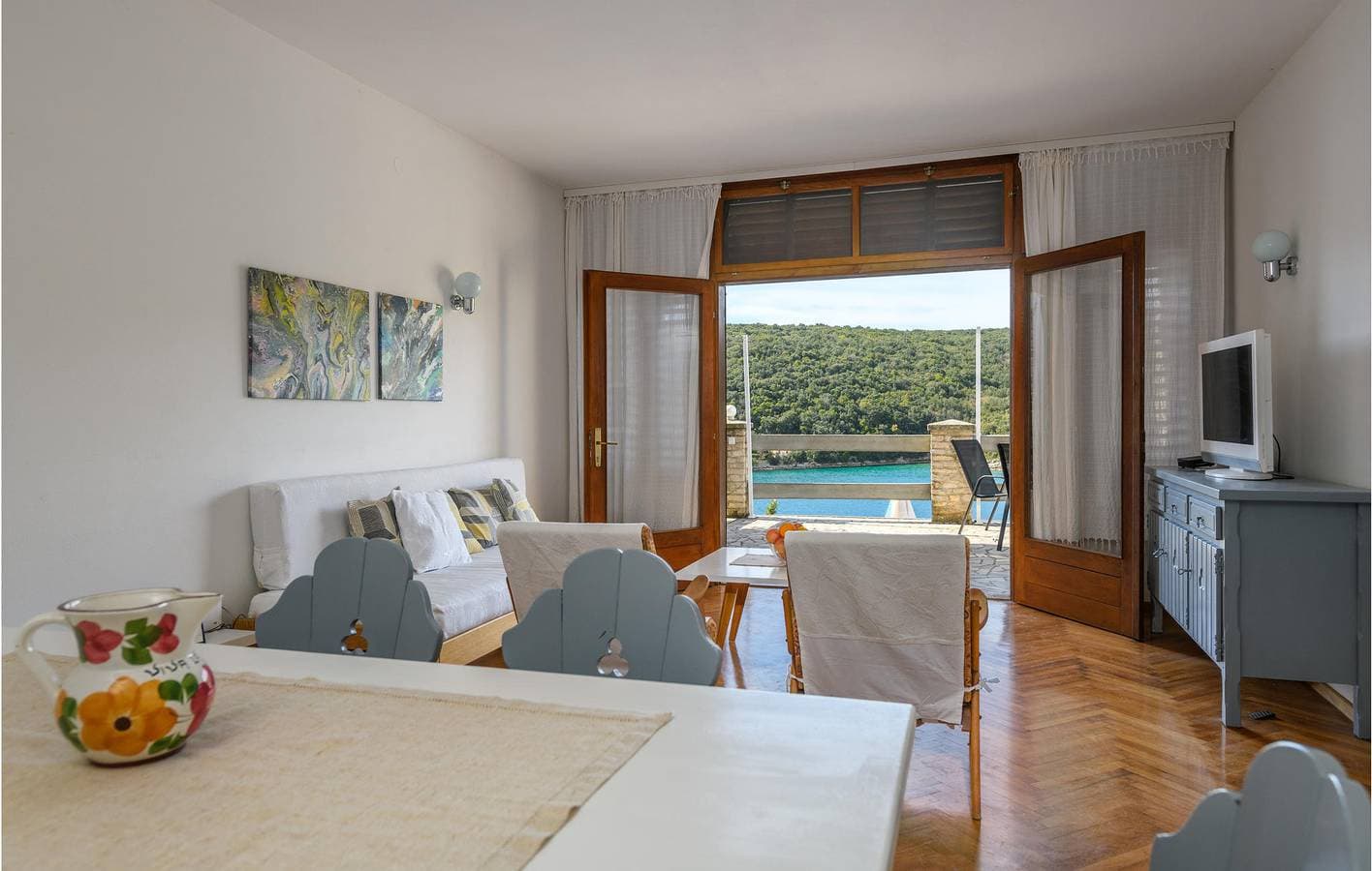 Foto 11 von 29: Gemütlich, 2 km vom Strand entfernt: 1-Zimmer-Wohnung mit WLAN, Klimaanlage und Terrasse