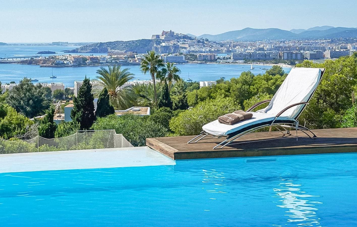 Foto 4 von 27: Apartment mit Meerblick, Pool, AC und Parkplatz