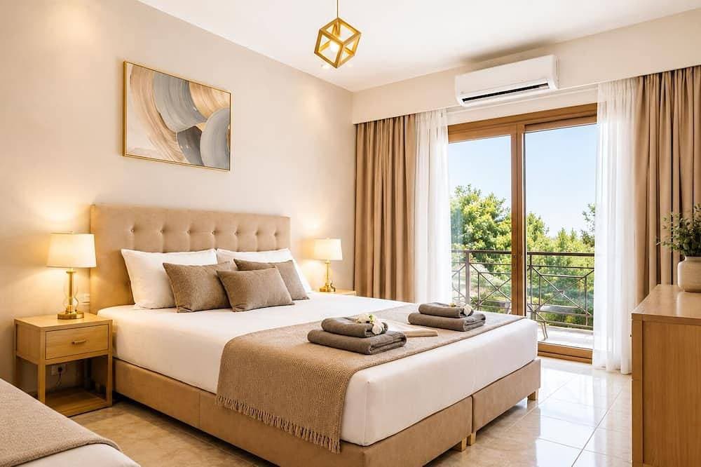 Charming 1 triple-bedroom  in quaint Georgioupoli with AC 1