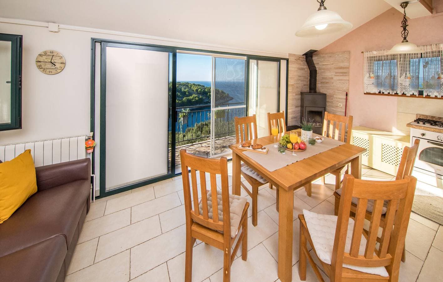 Foto 4 von 30: Urlaub am Meer: Gemütliche Ferienwohnung mit Pool, Terrasse und Parkplatz