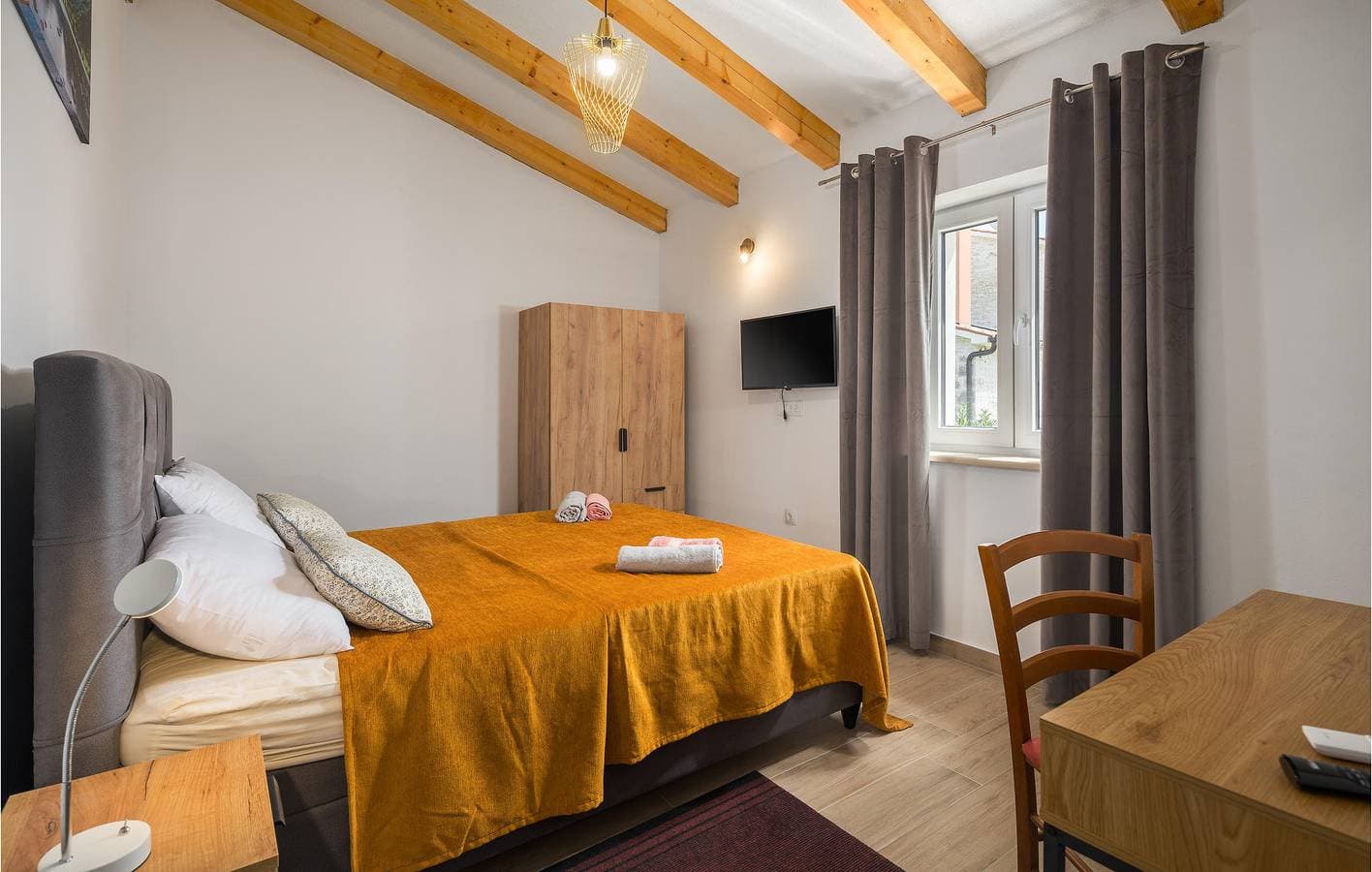 Foto 11 von 35: Charmante 70 m² große Wohnung mit Terrasse, WLAN und Parkplatz in der Nähe des Stadtzentrums von Anzici