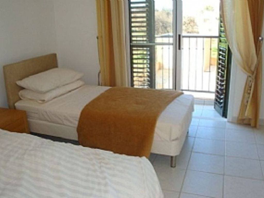 Foto 11 von 12: Ferienhaus für 4 Personen mit Pool