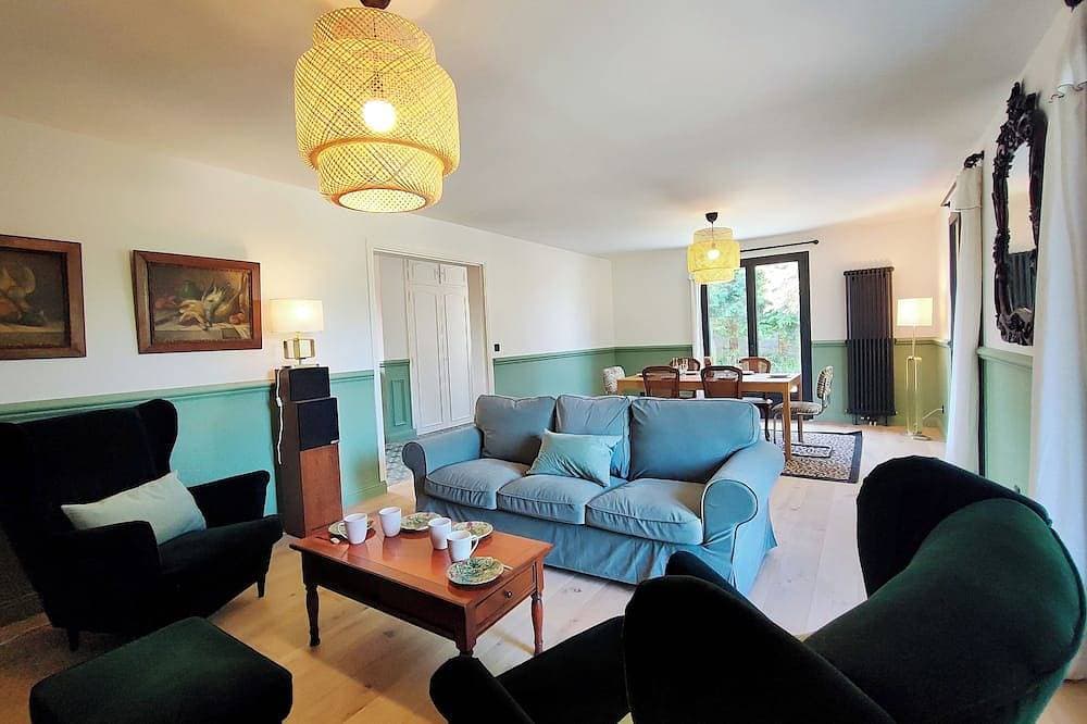 Foto 6 von 30: The \"Accotinaée\" Villa - Landing Beach - Enclosed and Secure Garden - Sleeps 8
