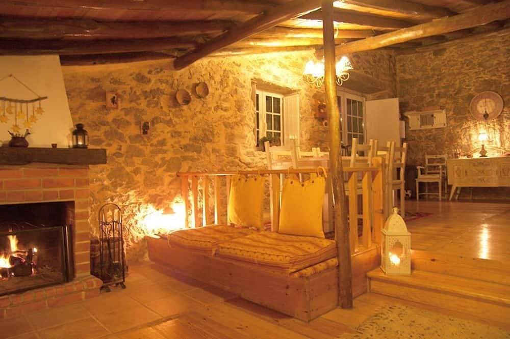 Foto 11 von 30: Romantische Villa w / Terrasse und Pool, absolute Privatsphäre
