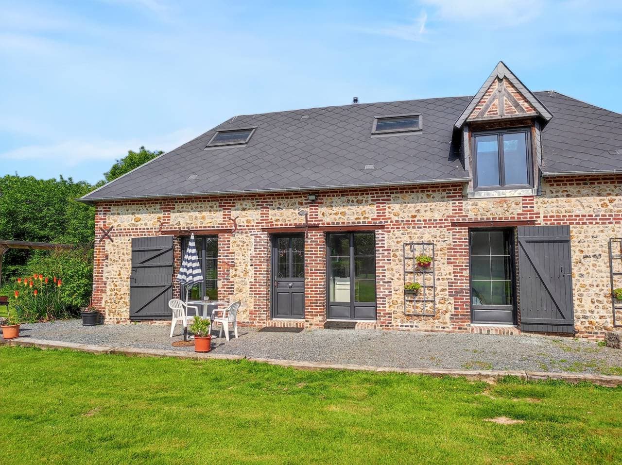 Foto 8 von 23: Charmantes Haus in Fort-Moville mit Privat Terrasse