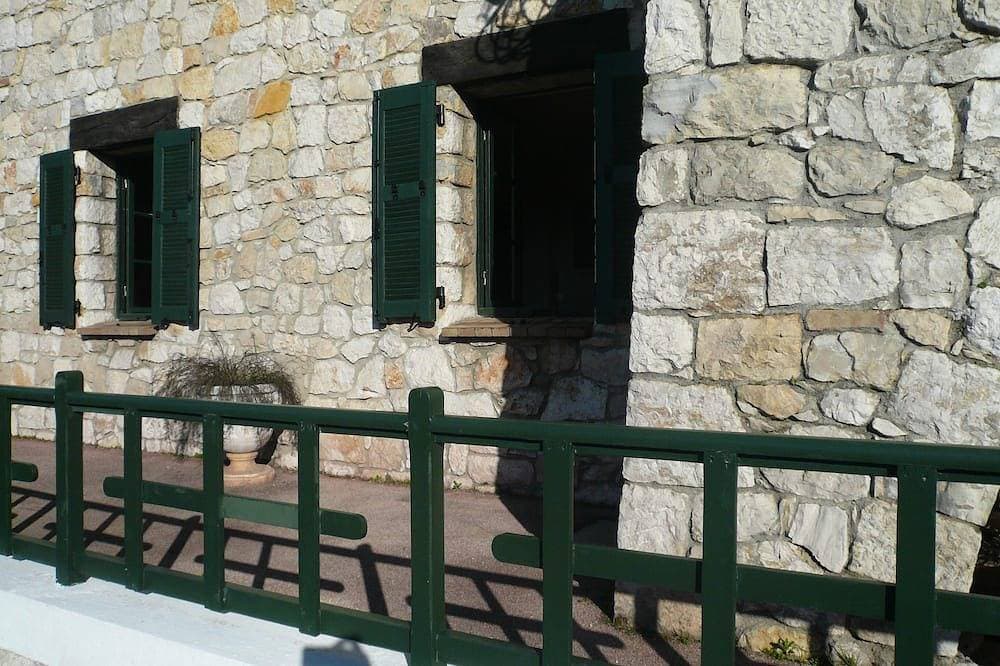 Foto 10 von 26: Gemütliche sonnige Wohnung in klimatisierter Villa (Geschlossener Privatparkplatz)