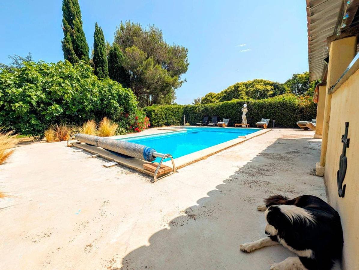 Le Gîte d'Entressen studio Piscine Jeux & Pétanque Istres Miramas 1