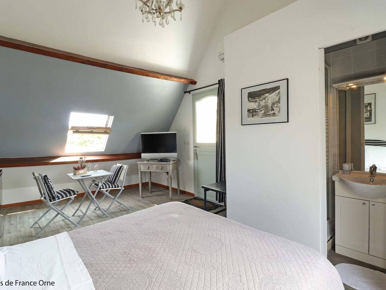 Foto 8 von 36: Authentisches Haus mit Pool, Kamin und Golf im Perche