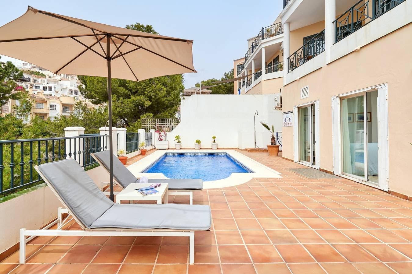 Foto 5 von 23: Ferienwohnung mit privatem Pool nahe dem Strand mit 2 Terrassen und WLAN