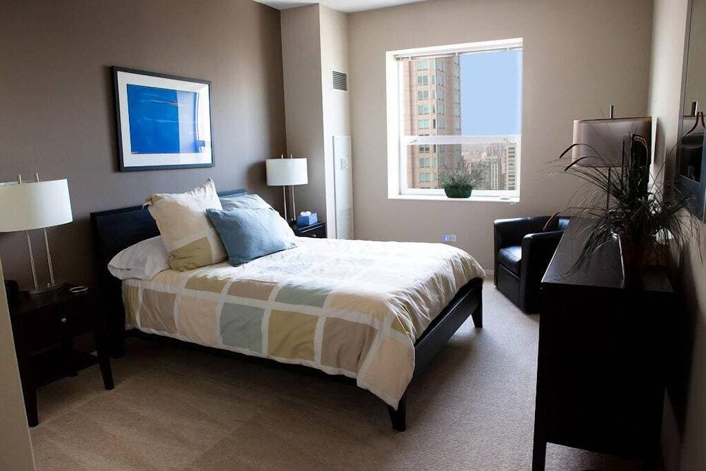 52. Etage MagMile Penthouse - Ansichten, Kamin, Fitnesscenter, Pool, WiFi 1
