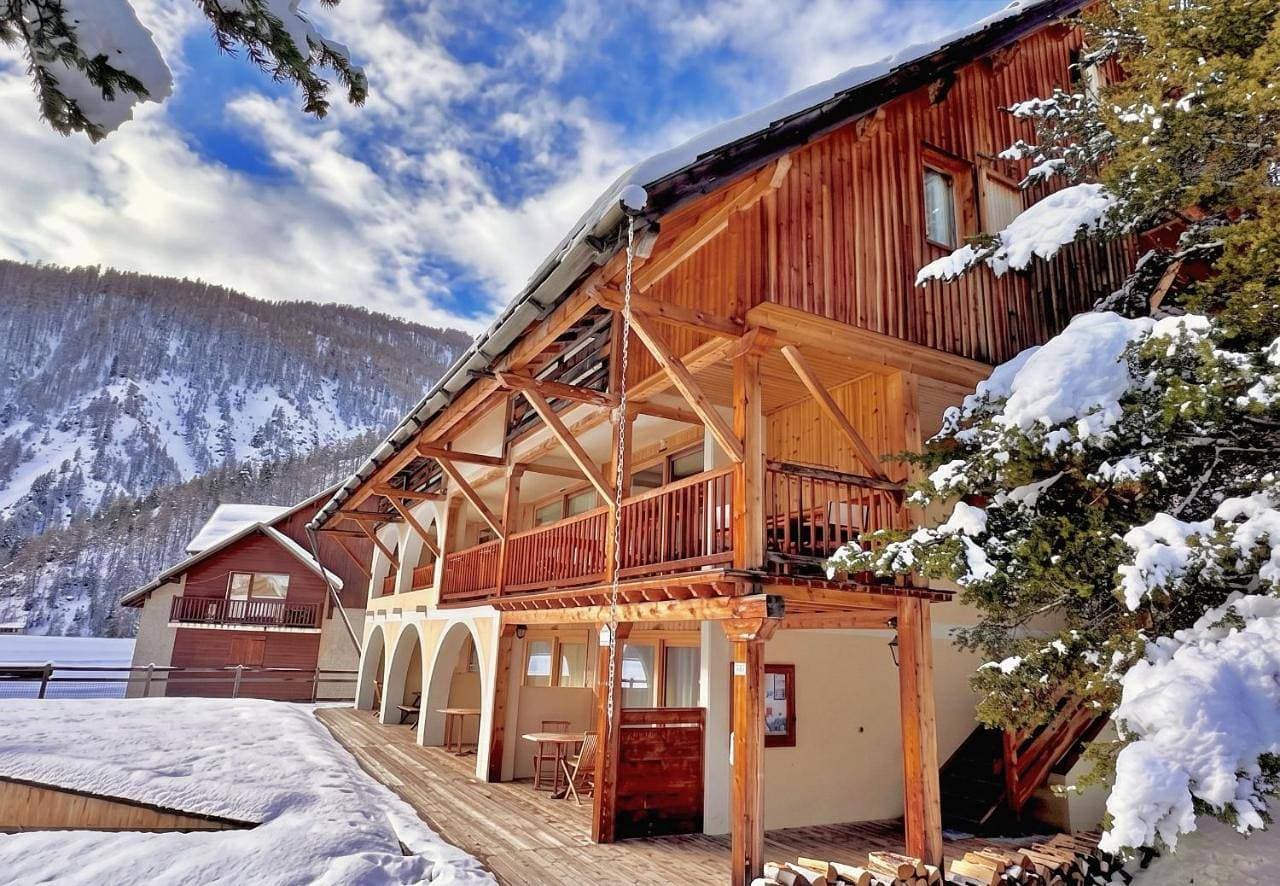 CASA-Joubarbe Super 4p terrasse plein sud Arvieux 1