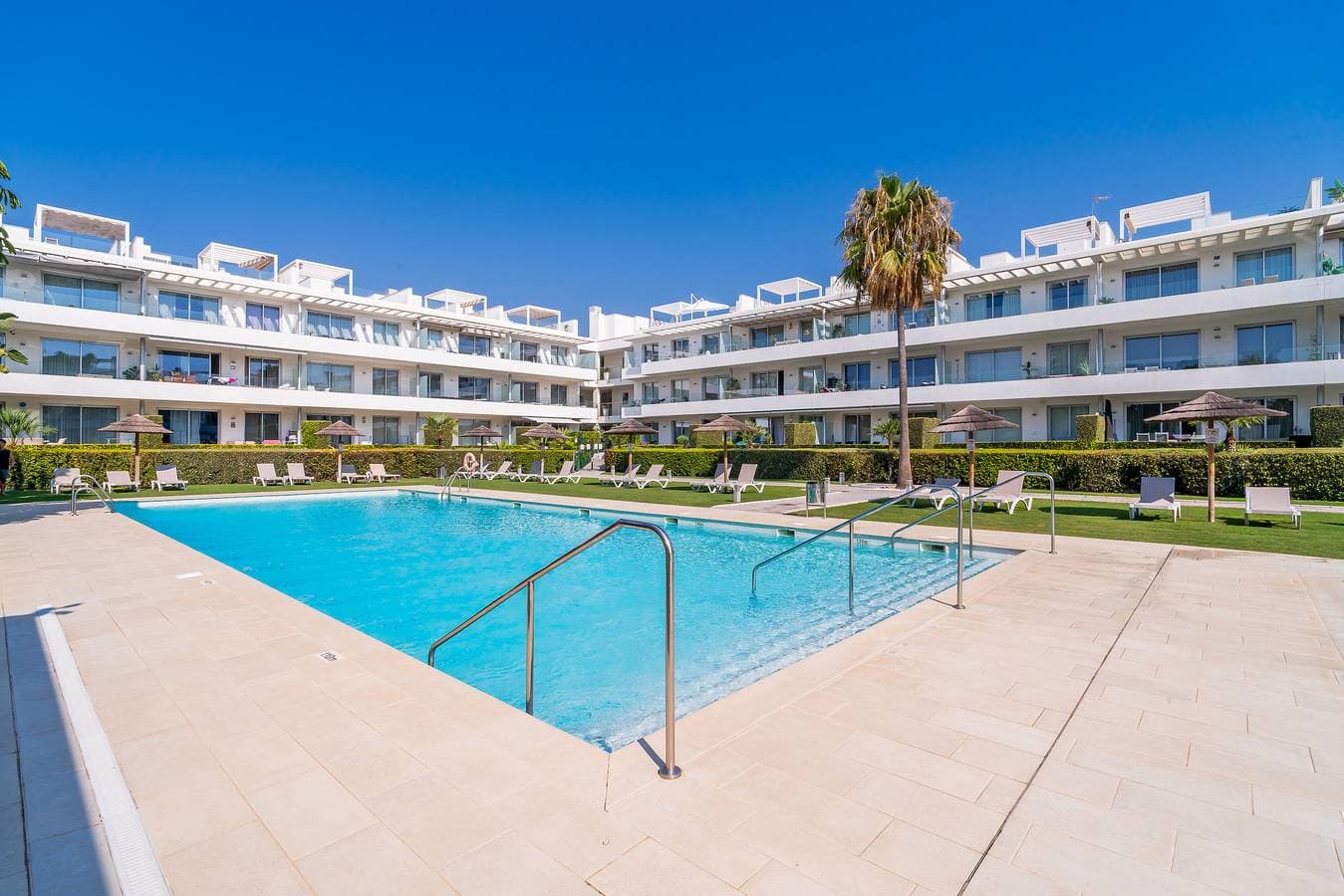 Foto 2 von 42: Cubo's Bel-Air Estepona Apartment