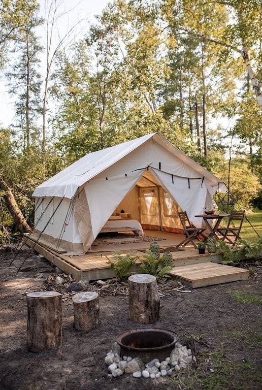 Foto 3 von 6: Beautiful Tent at Camp Northern Lights!
