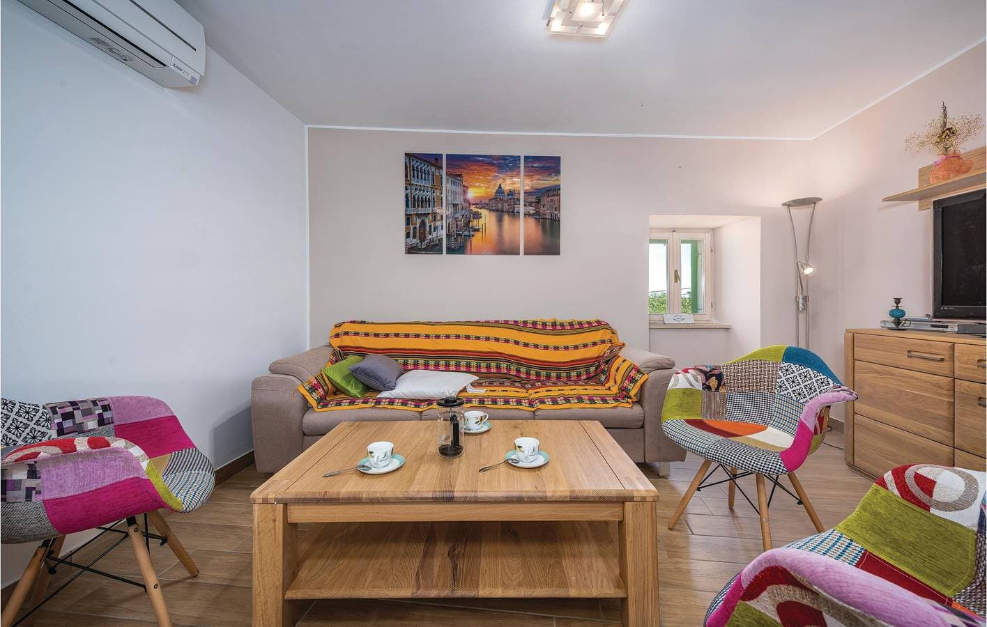 Foto 11 von 33: Charmante 2-Zimmer-Wohnung mit Pool, in der Nähe des Stadtzentrums