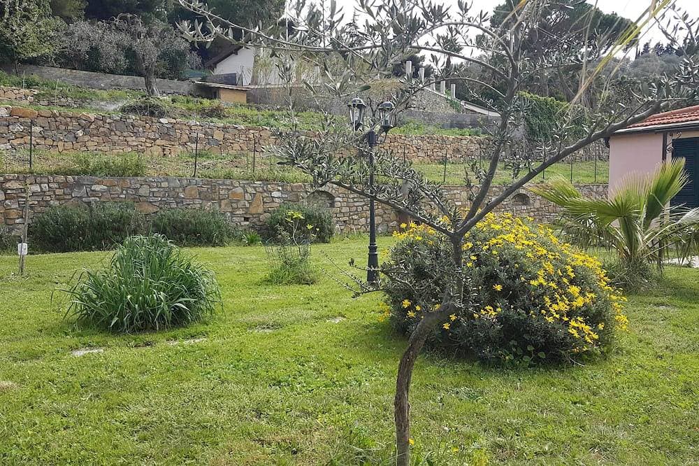 Foto 8 von 28: Giulia Wohnung in Villa mit Gartenparkplatz geteilter Innenpool