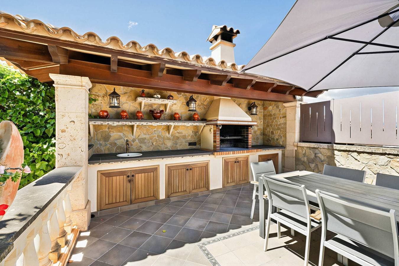 Foto 10 von 40: Villa für 8 Personen mit Pool