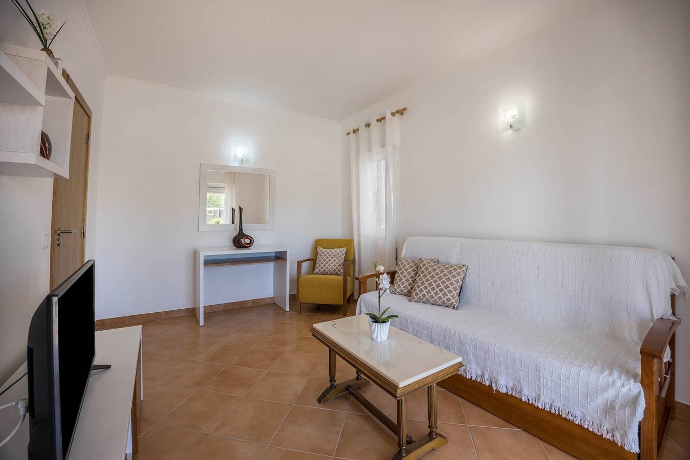 Foto 5 von 27: Ferienhaus Casa Bege T2 mit Gemeinschaftspool, Gemeinschaftsgarten, Terrasse & Wi-Fi