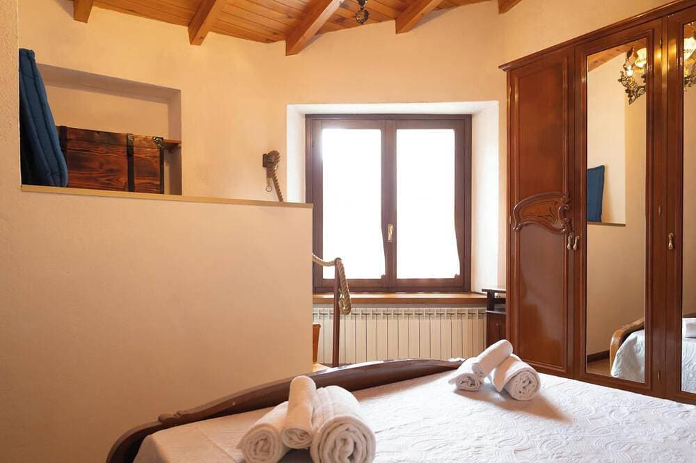 Foto 6 von 28: [Typical Apartment in the Courtyard] Lake Lugano