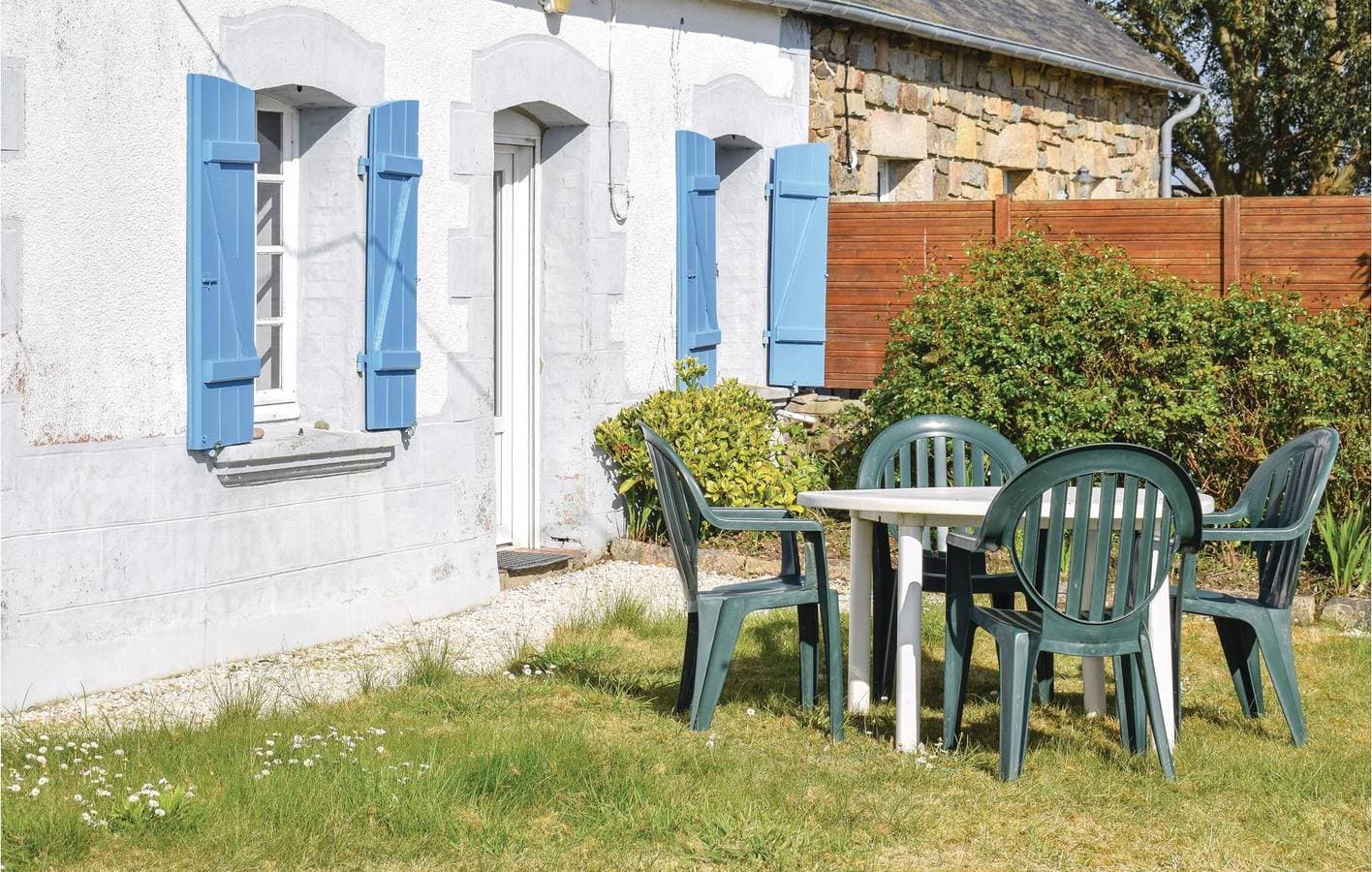 Foto 7 von 22: Rückzugsort am Meer mit Garten und Parkplatz
