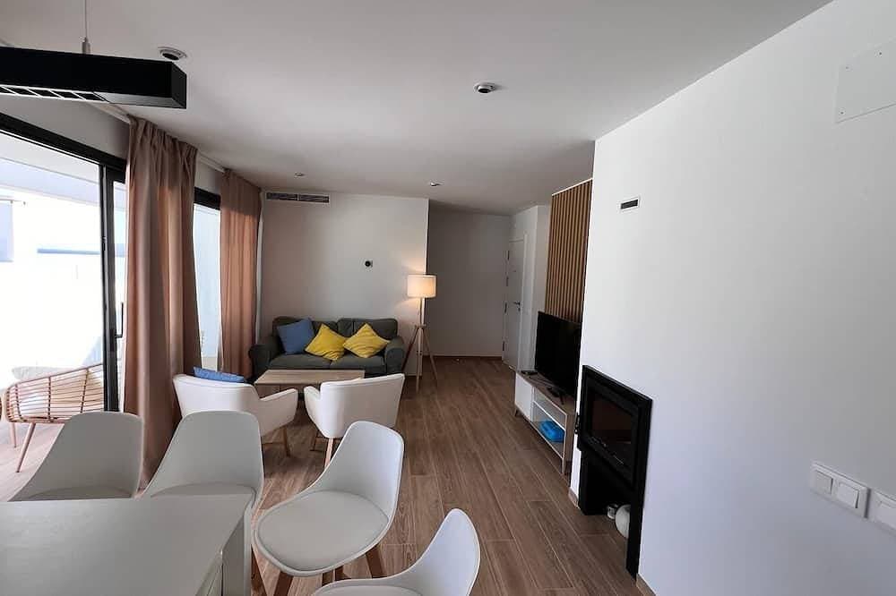 Foto 10 von 29: Urbanization with swimming pool and gym. BBQ and private solarium. Panoramic views.