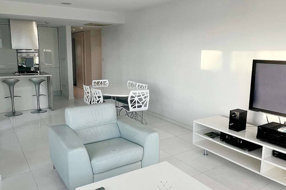 Foto 11 von 14: Modern seafront apartment