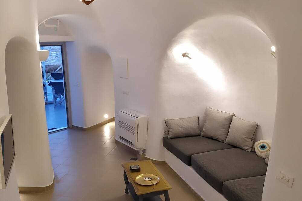 Santorini Cave Suite 1