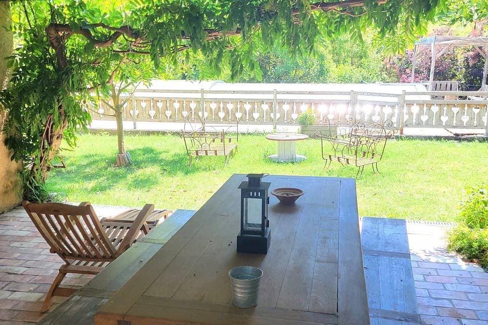 Foto 8 von 8: 4-person gîte in 17th-century bastide, swimming pool, large garden, patio