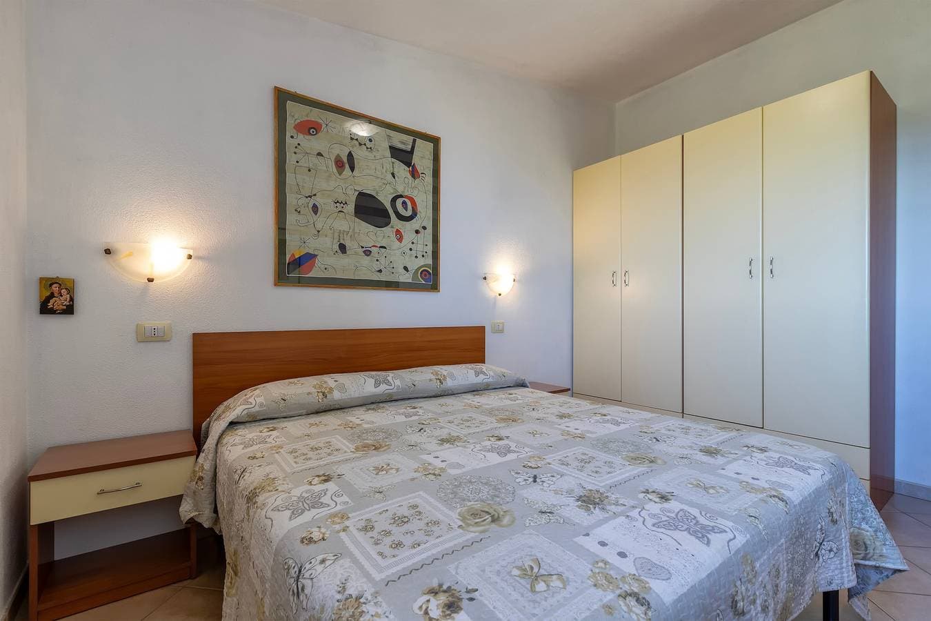 Foto 11 von 35: Ferienwohnung 'Sea View Isola Rossa Apartment' mit Meerblick, WLAN und Klimaanlage