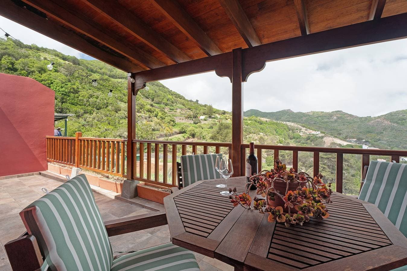 Foto 4 von 27: Zimmer 'Laurel' mit Bergblick, WLAN und Klimaanlage – SilboHolidays