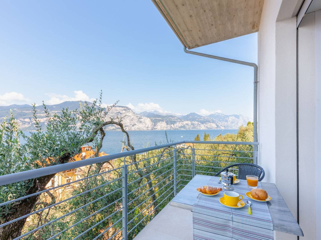 Modernes, schönes Dreifamilienhaus La Maison Blanche 1