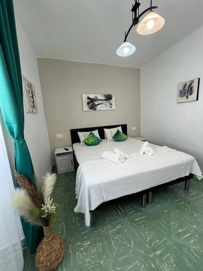 Foto 4 von 46: Two-Bedroom Apartment