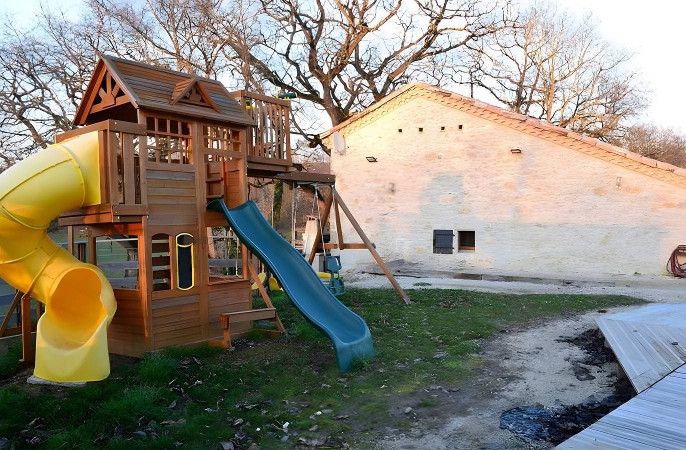 Foto 3 von 29: Charaktervolles Ferienhaus in der Natur mit Seeblick, privatem Pool und WLAN