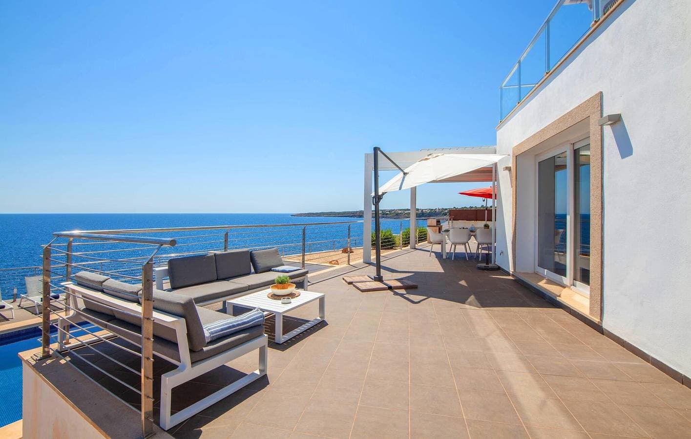 Foto 10 von 57: Apartment mit Meerblick, Pool und Küche in der Nähe des Strandes Cala Pi