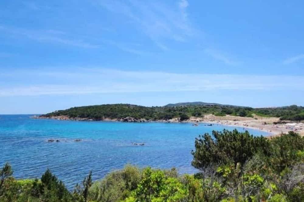 Foto 13 von 20: Wonderful view of the island of Tavolara