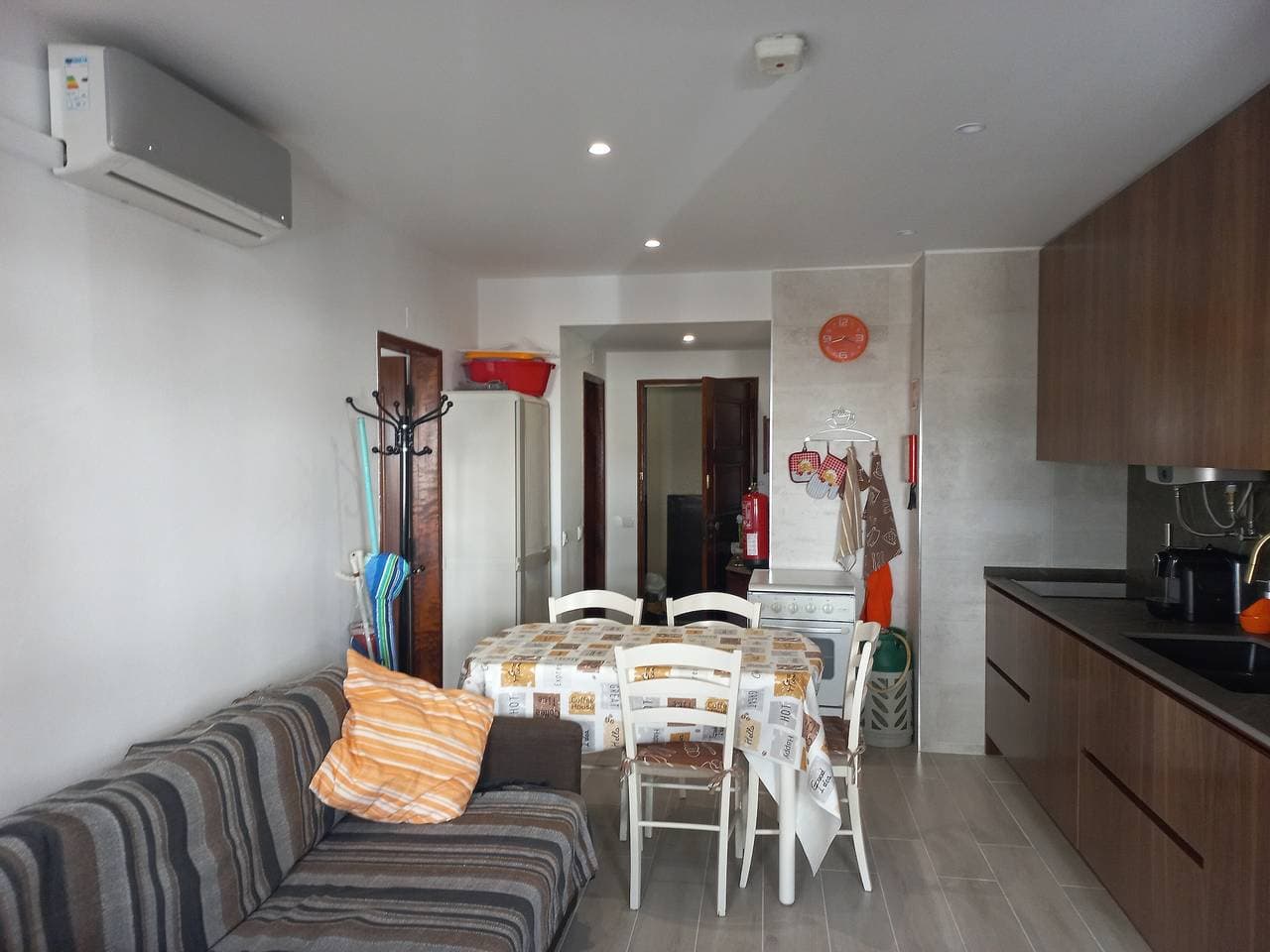 Foto 2 von 31: Apartment „Regueiró Quarteira Beach“ mit WLAN, Klimaanlage, Balkon & Terrasse