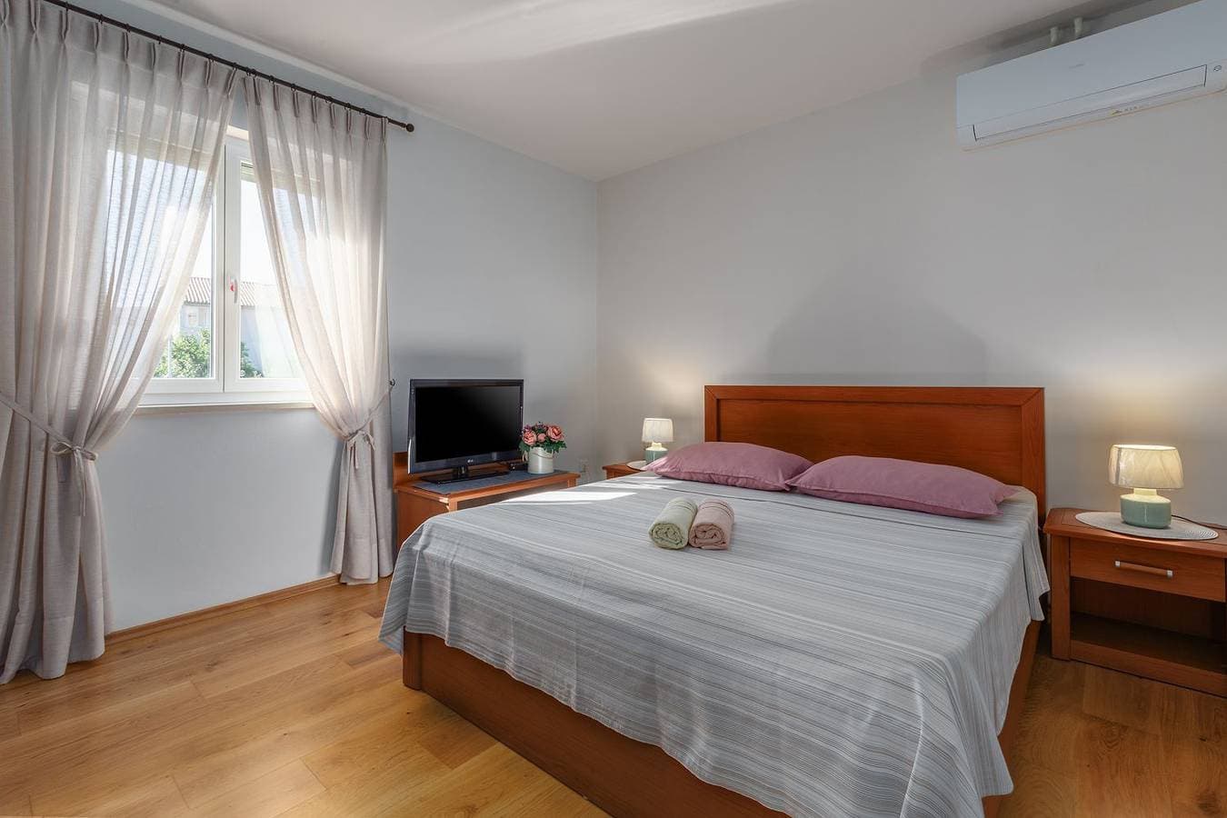 Foto 10 von 16: Komfortables Apartment wenige Minuten zur Altstadt von Porec und zum Strand mit Garten