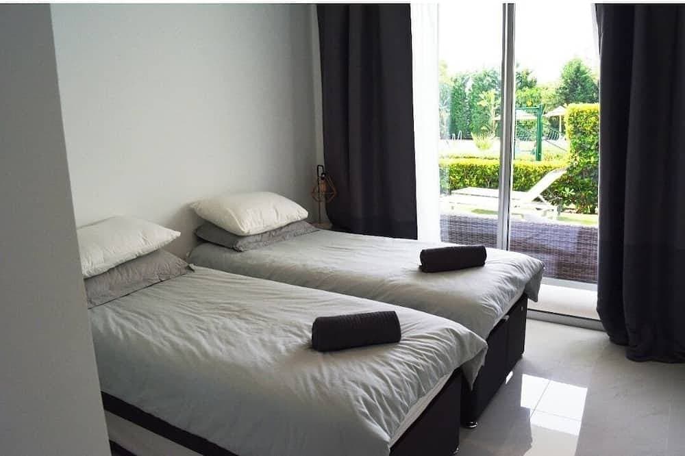 Foto 3 von 21: 10 mins from Puerto Banus, On the new golden mile - luxury gated community