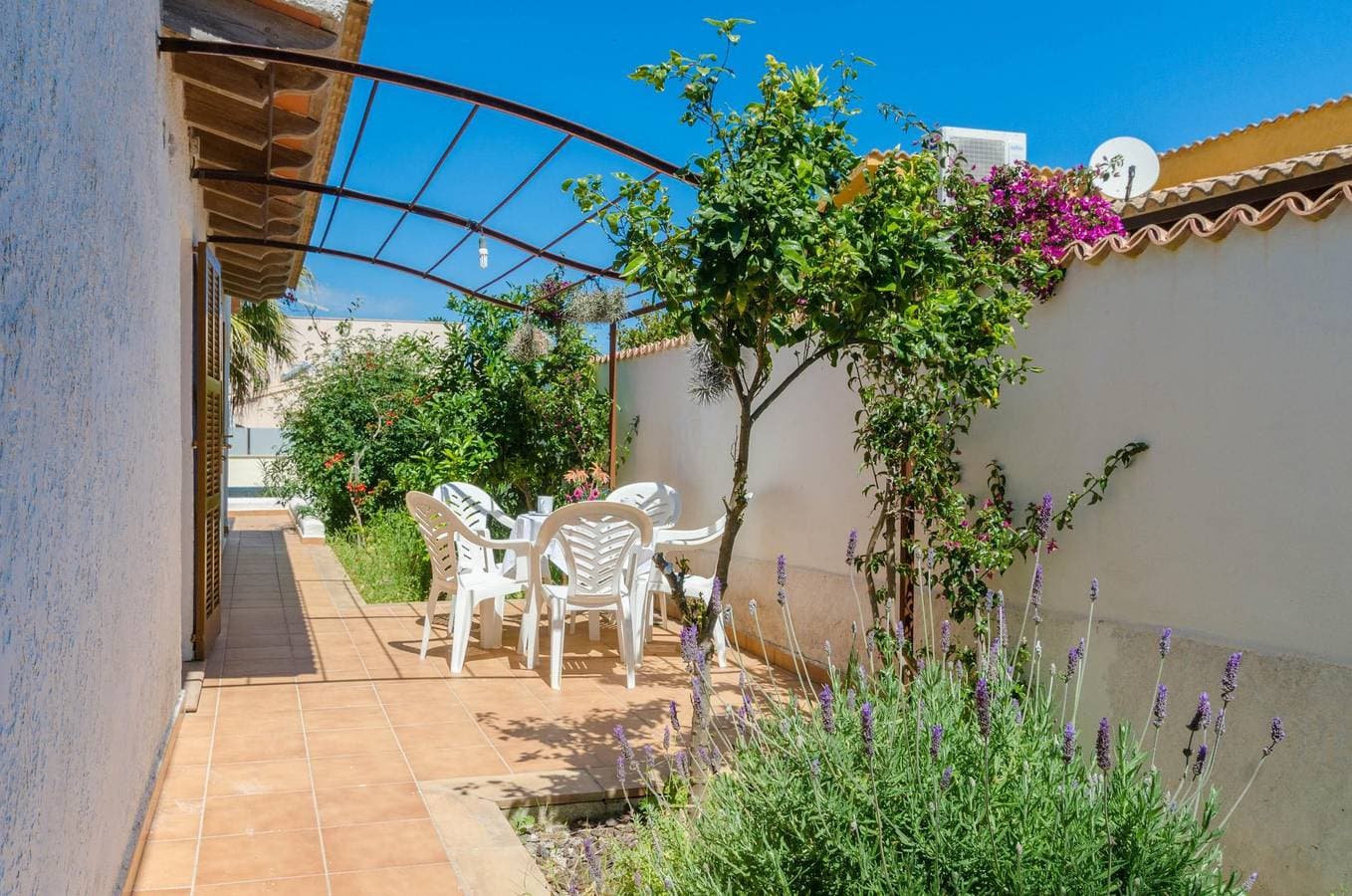 Foto 7 von 32: Perú - Ferienhaus mit Terrasse in Son serra de marina. WiFi gratis