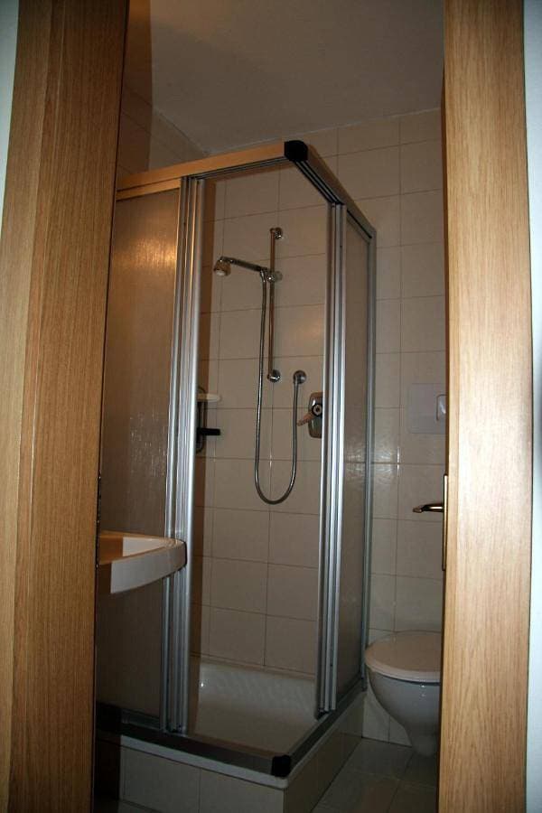 Foto 3 von 7: Double Room with Balcony